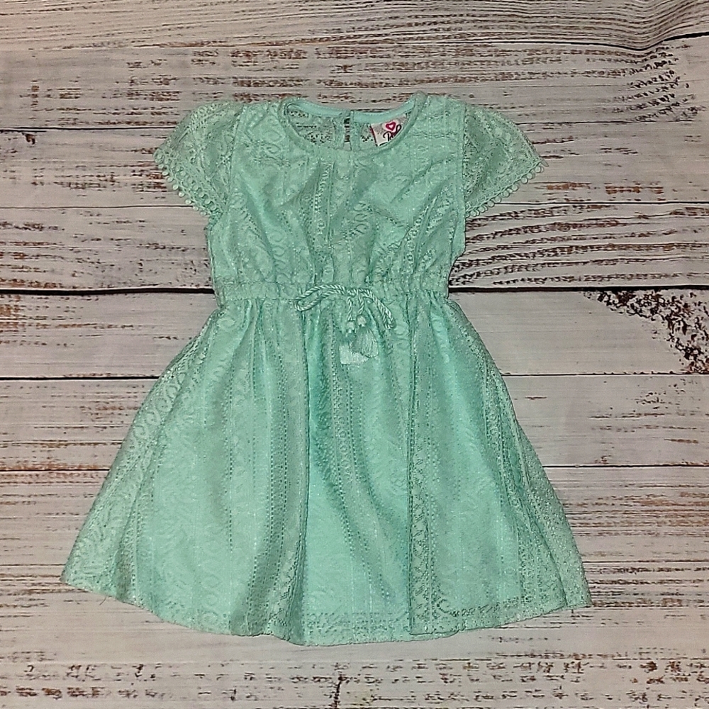 🌟 2t lacey dress